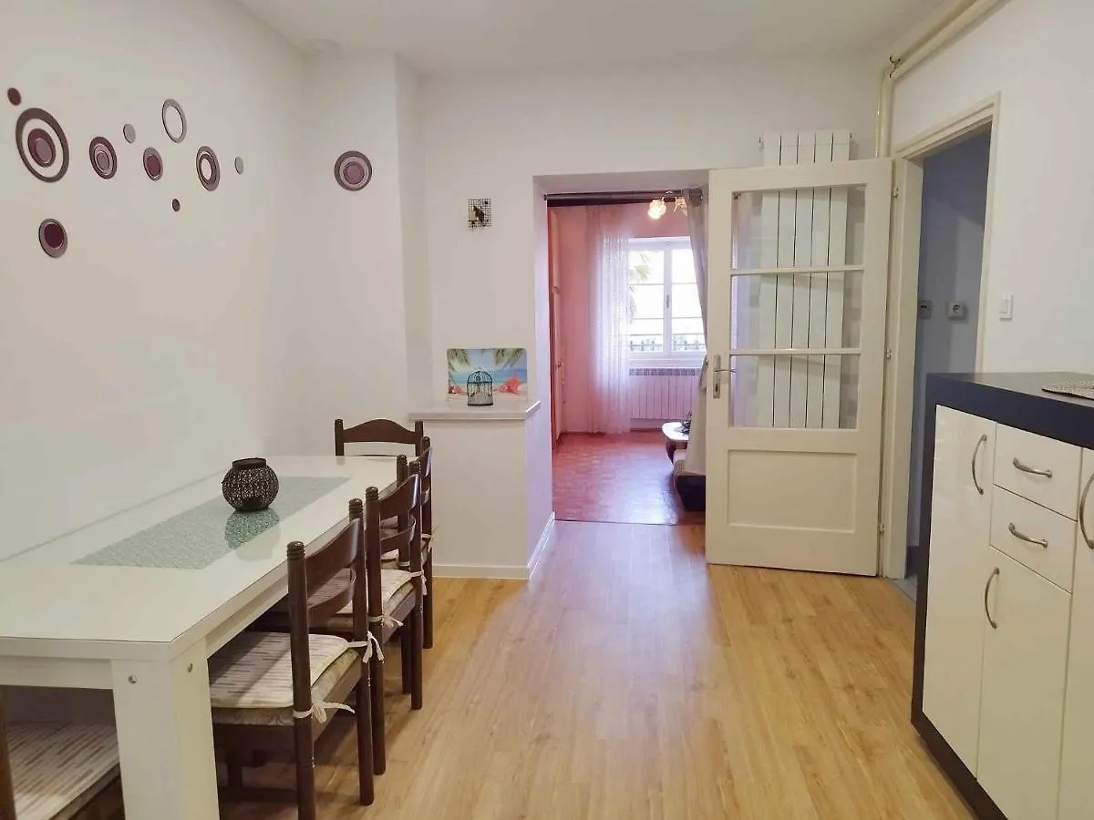 Apartment In Dramalj 41604 Croazia