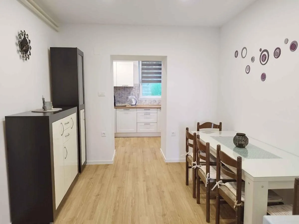 Apartment In Dramalj 41604
